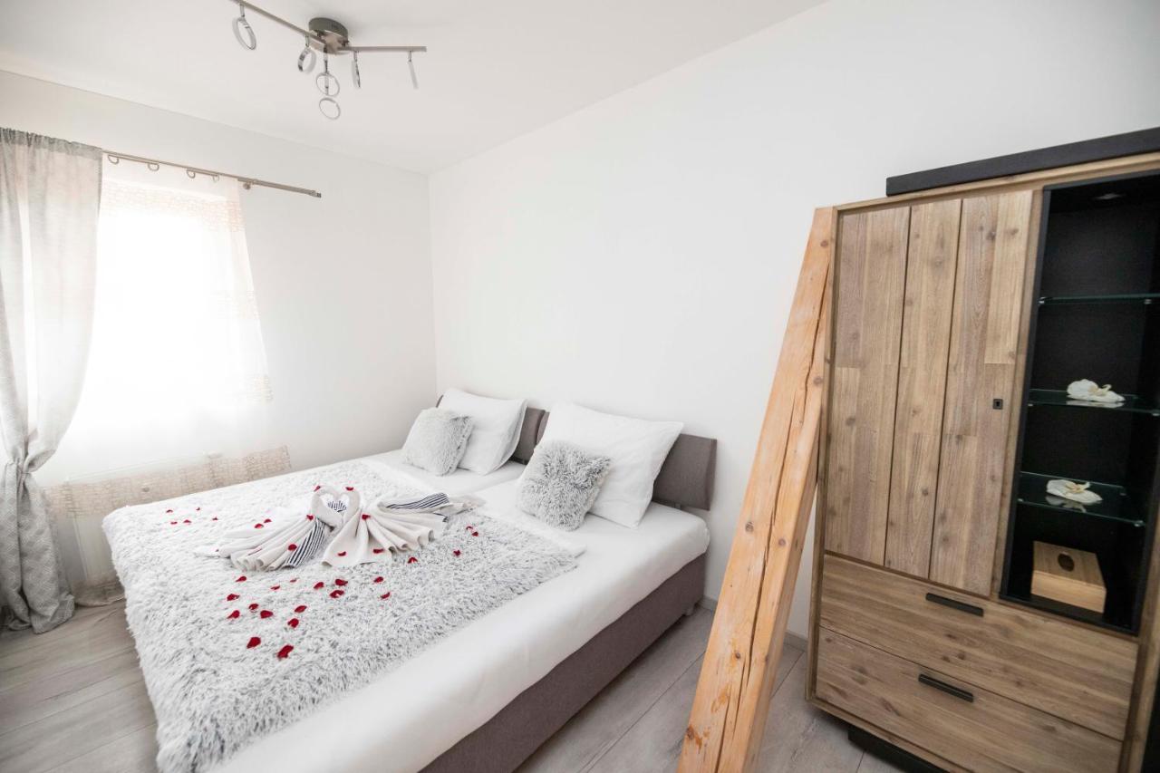 Vip Suite Hotel Heinz Dobris Luaran gambar